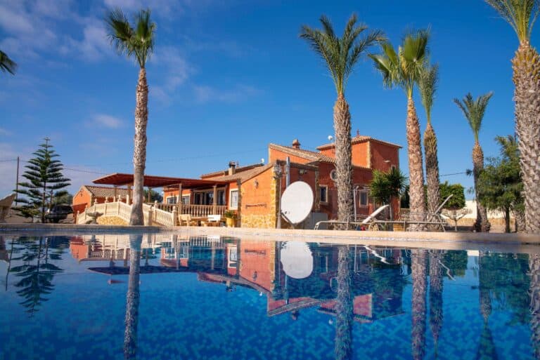 Country House for Sale in Dolores