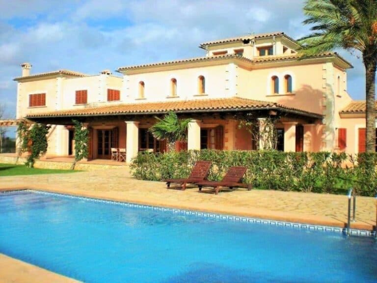 Country House for Sale in Petra