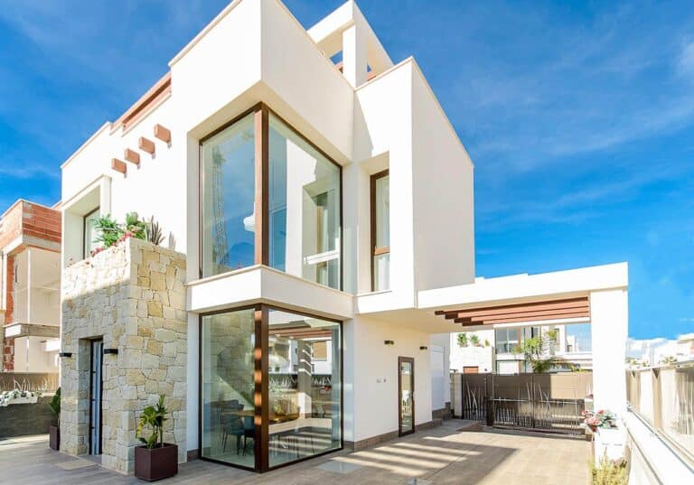 Villa for Sale in Los Montesinos