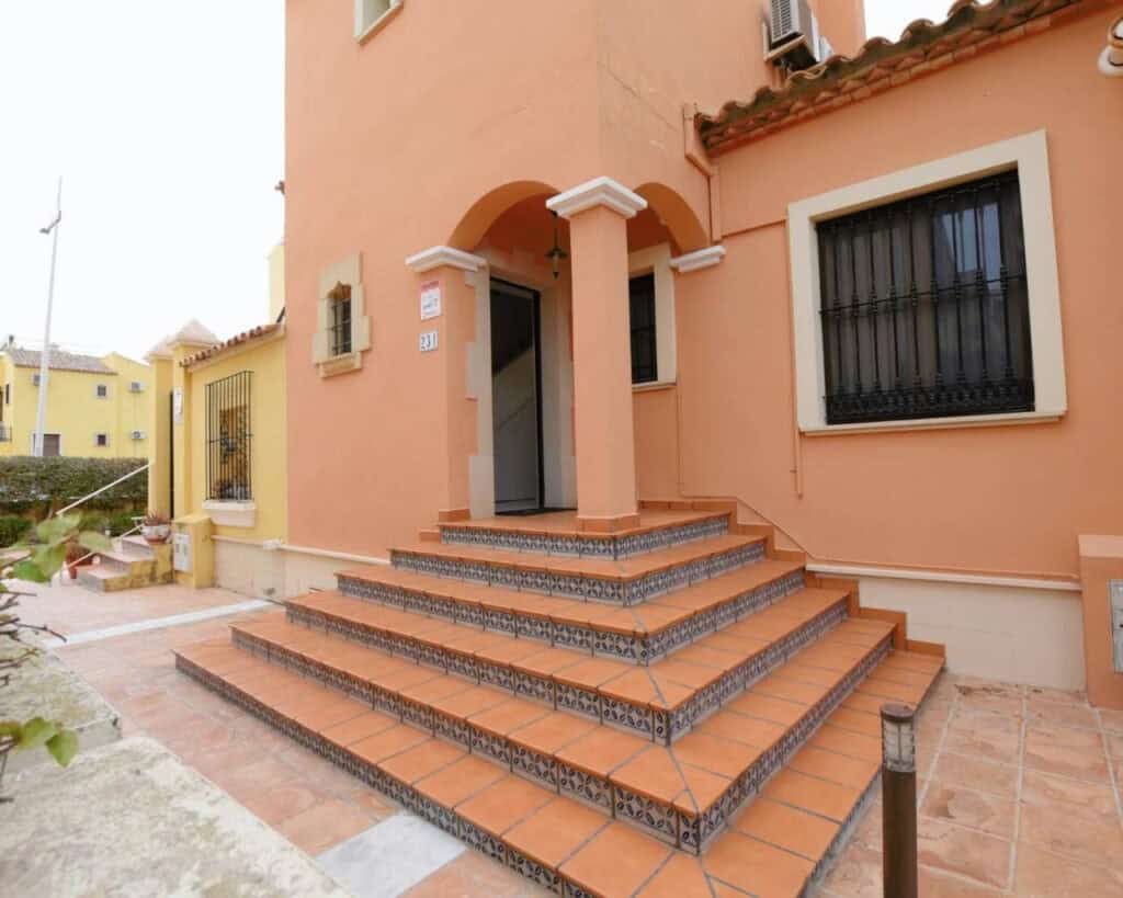 Town House for sale in Algorfa