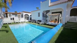 villa for sale in amarilla golf