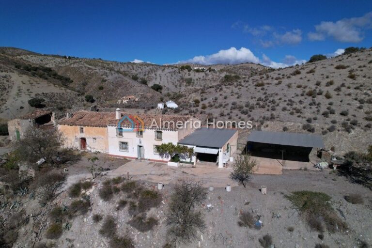 Country House for Sale in Velez Rubio