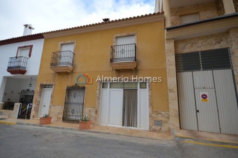 Town House for Sale in Albox