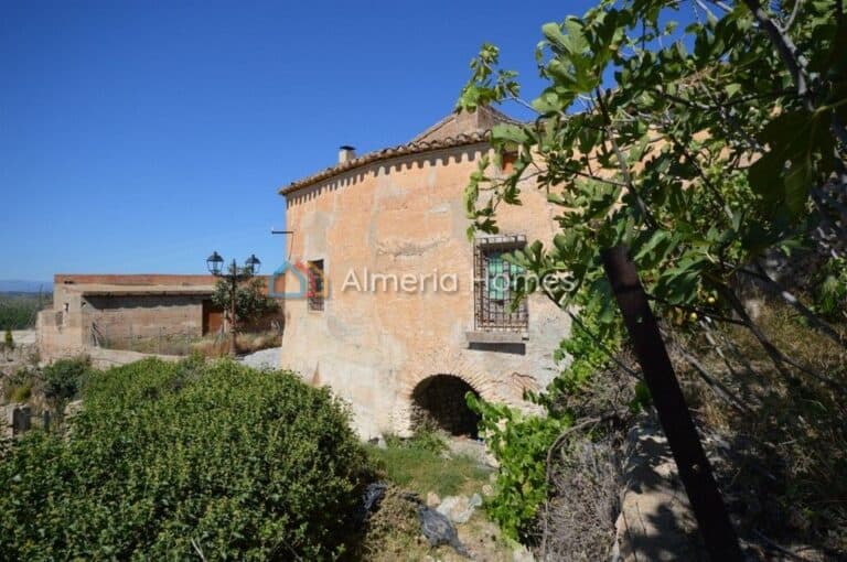 Country House for Sale in Oria