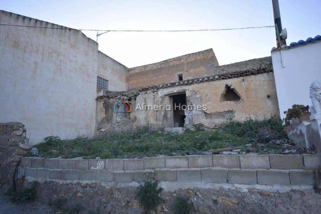 Country House for Sale in Oria