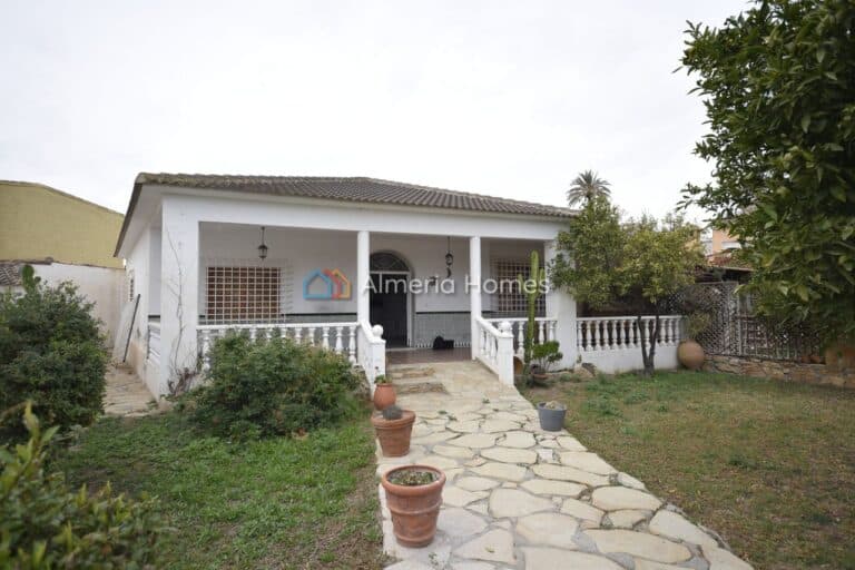 Villa for Sale in Cantoria