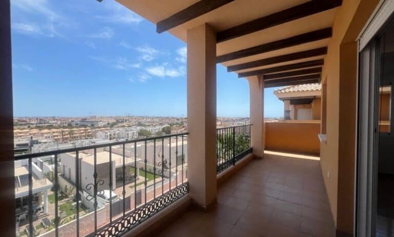 Penthouse for Sale in Villamartin