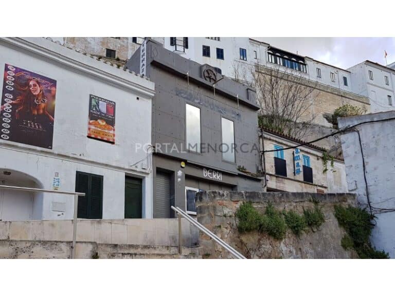 Commercial for Sale in Mahon