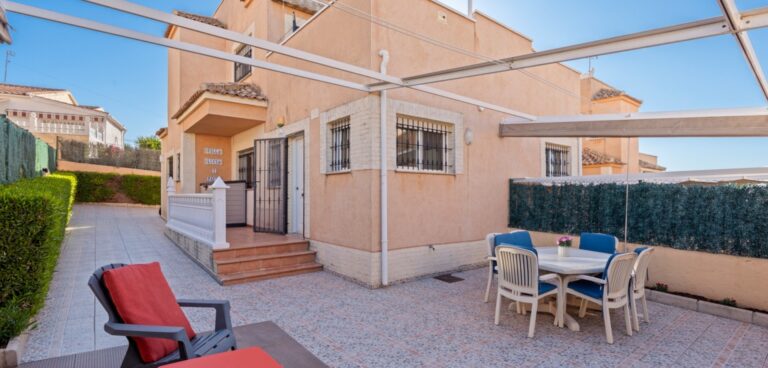 Town House for Sale in La Marina