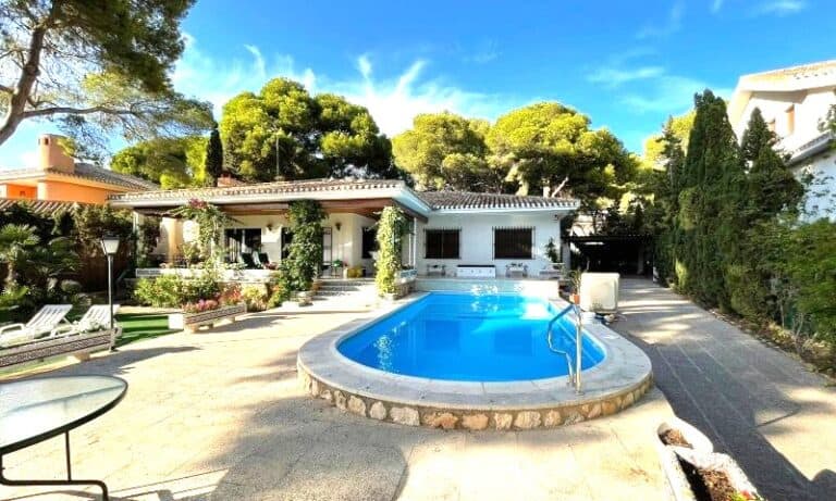 Villa for Sale in Cabo Roig