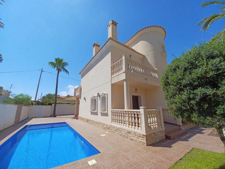 Villa for Sale in Cabo Roig