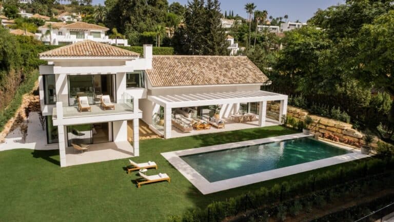 Villa for Sale in Estepona