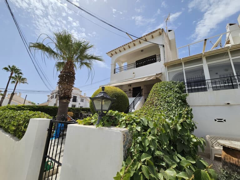 Penthouse for Sale in Villamartin