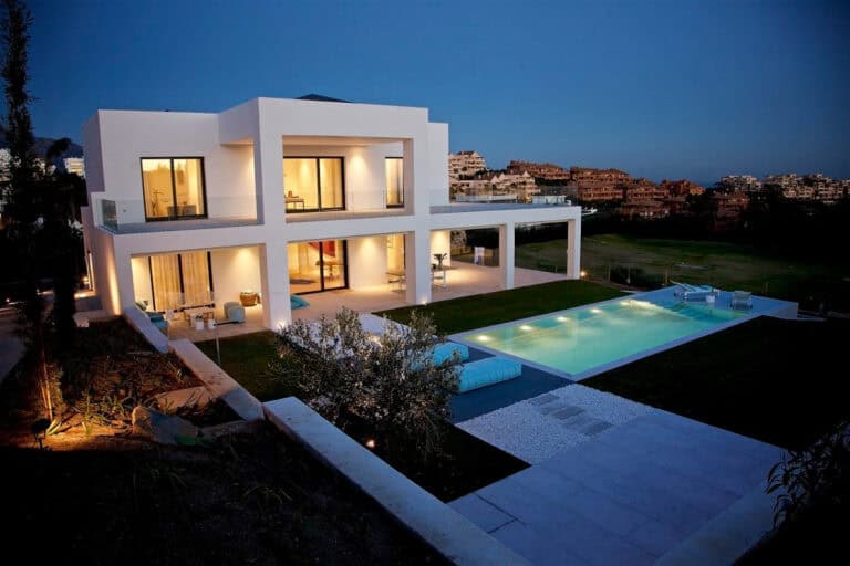 Villa for sale in Benahavis Malaga