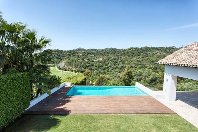 Villa for sale in Benahavis Malaga