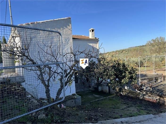 Country House for Sale in Castillo de Locubin