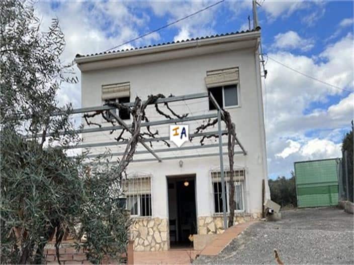 Country House for Sale in Castillo de Locubin