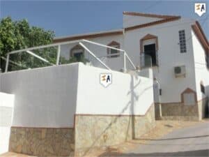 Town House for Sale in Tozar