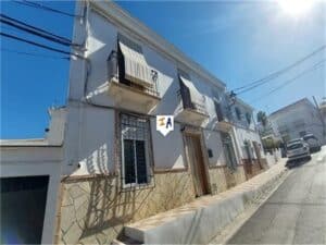 Town House for Sale in Fuente-Tojar