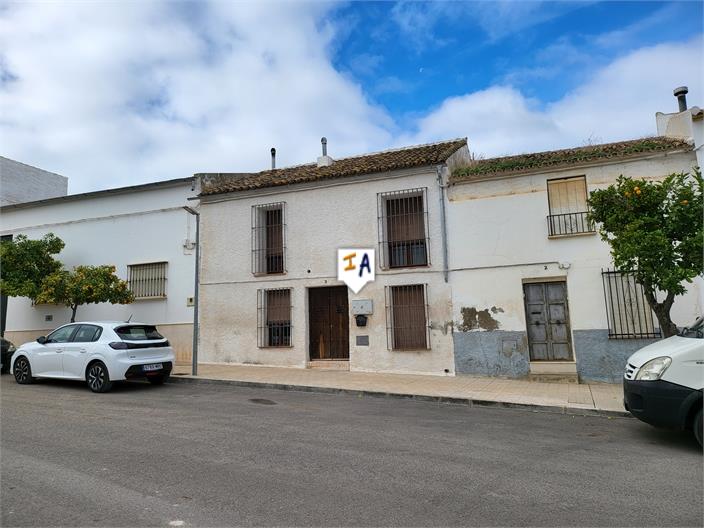 Town House for Sale in Lora de Estepa