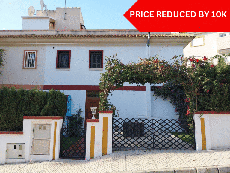 Town house for Sale in Villamartin