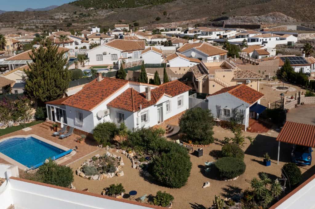Villa for Sale in Arboleas