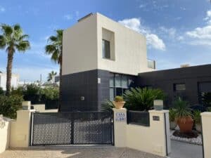 villa for Sale in Villamartin