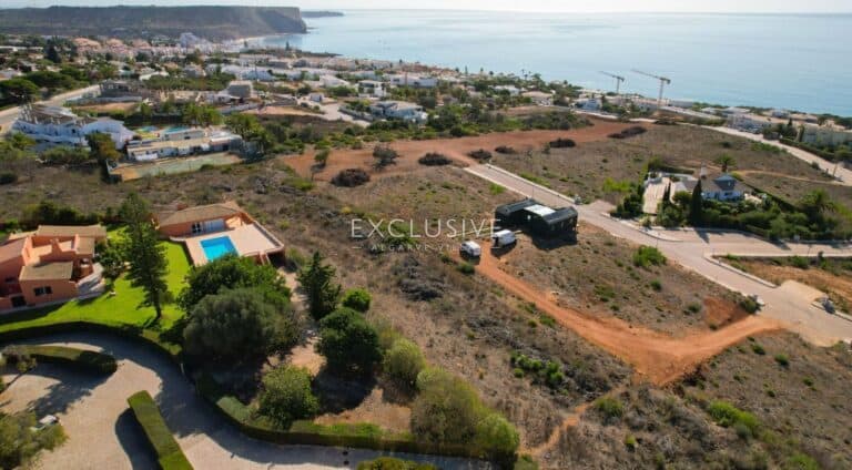Plot for Sale in PRAIA DA LUZ