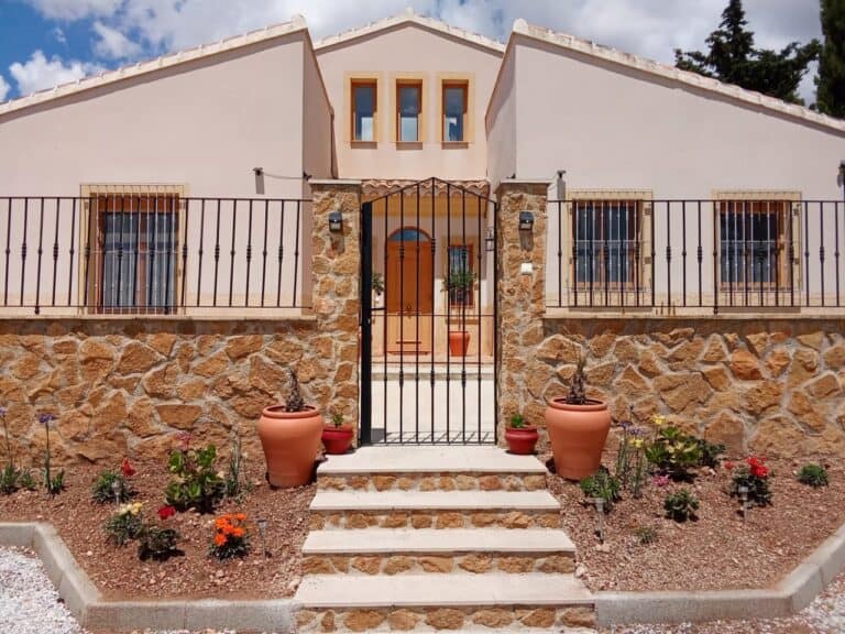 Villa for Sale in Velez Rubio