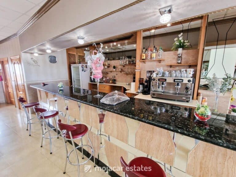 Commercial for Sale in Antas