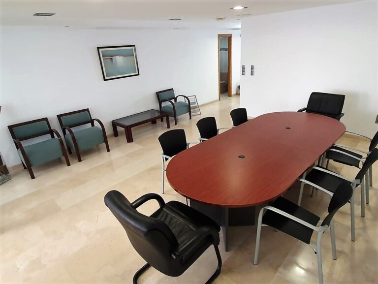 Commercial for sale in Alicante