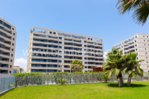 EDIFICIO POSIDONIA Y CONSTRUCTORA DULY (PISOS PILOTO)