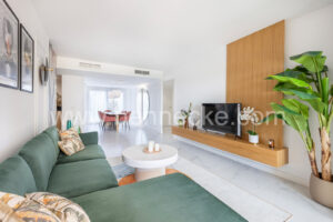 EDIFICIO POSIDONIA Y CONSTRUCTORA DULY (PISOS PILOTO)