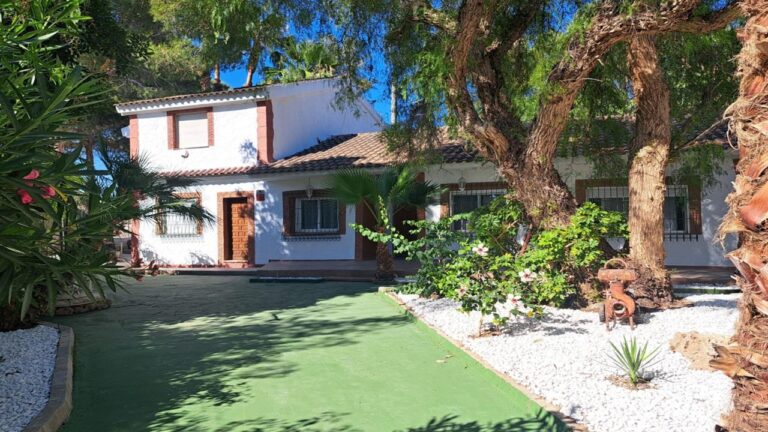 CREATOR: gd-jpeg v1.0 (using IJG JPEG v62), quality = 90