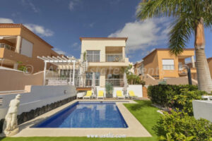 villa for Sale in Puerto De Santiago