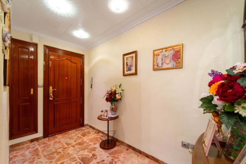 Apartment for Sale in Alicante