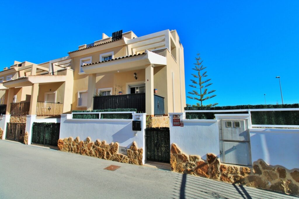 Town House for Sale in San Miguel de Salinas
