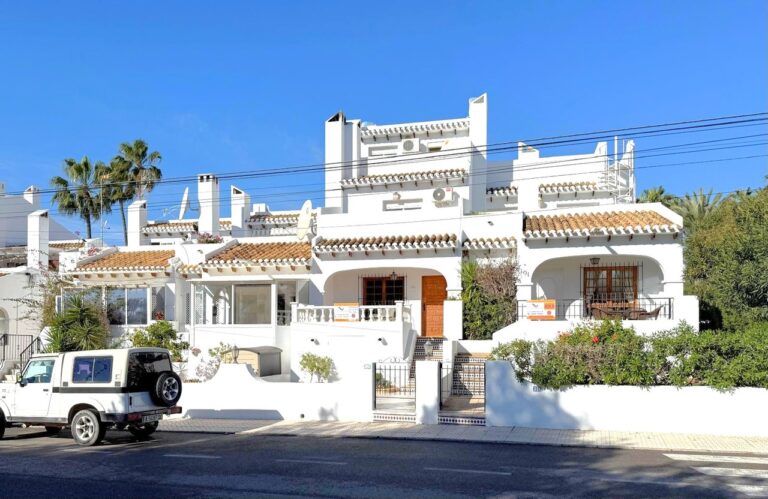 Town House for Sale in Villamartin