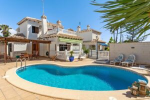Villa till salu i La Zenia