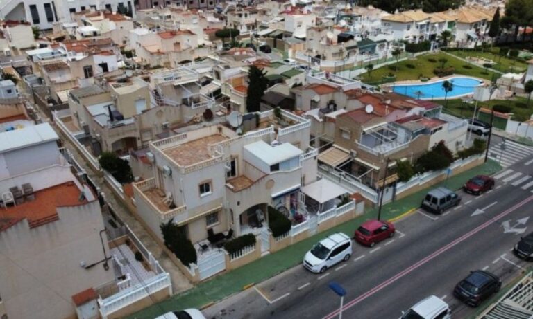 Casa de la ciudad en venta en Torrevieja
