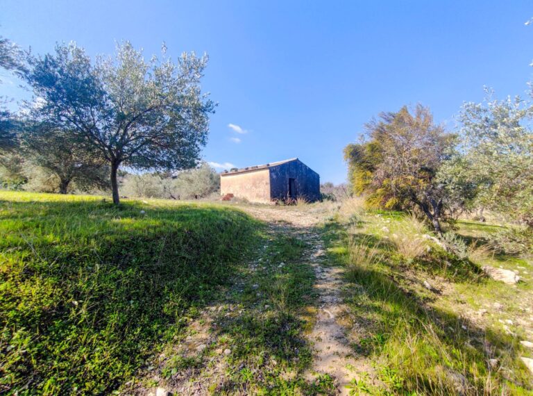 country house for Sale in Noto