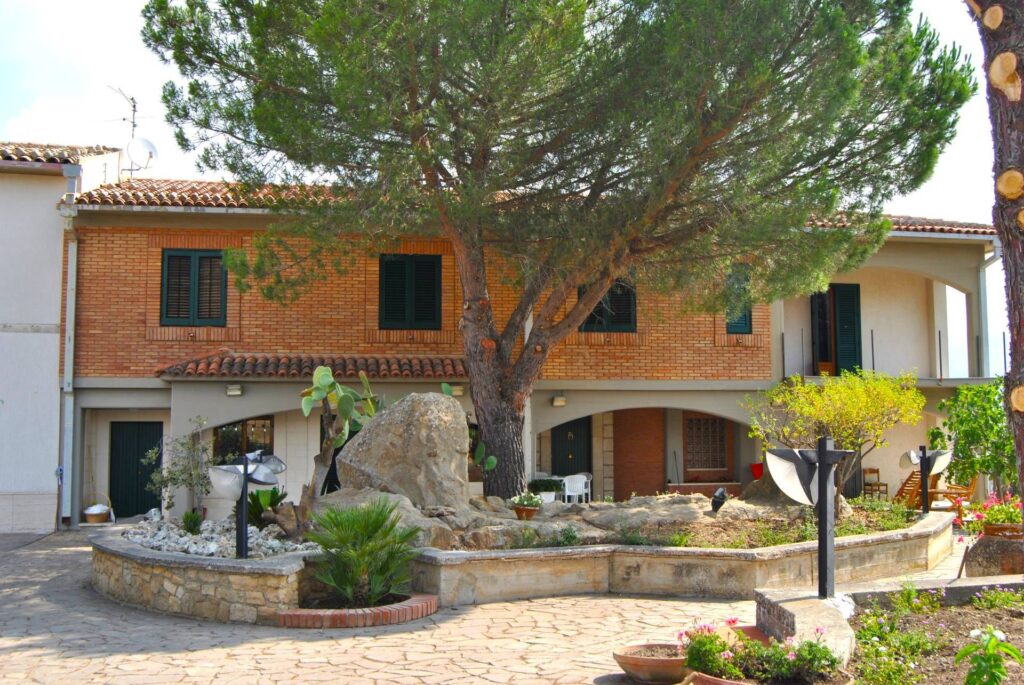 villa for Sale in Gangi