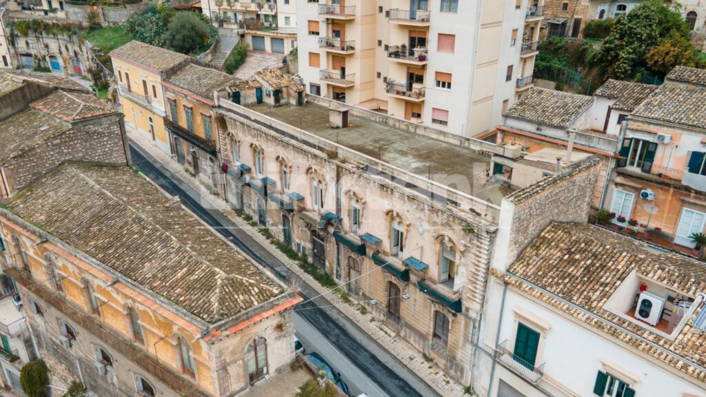 Commercial for Sale in Modica