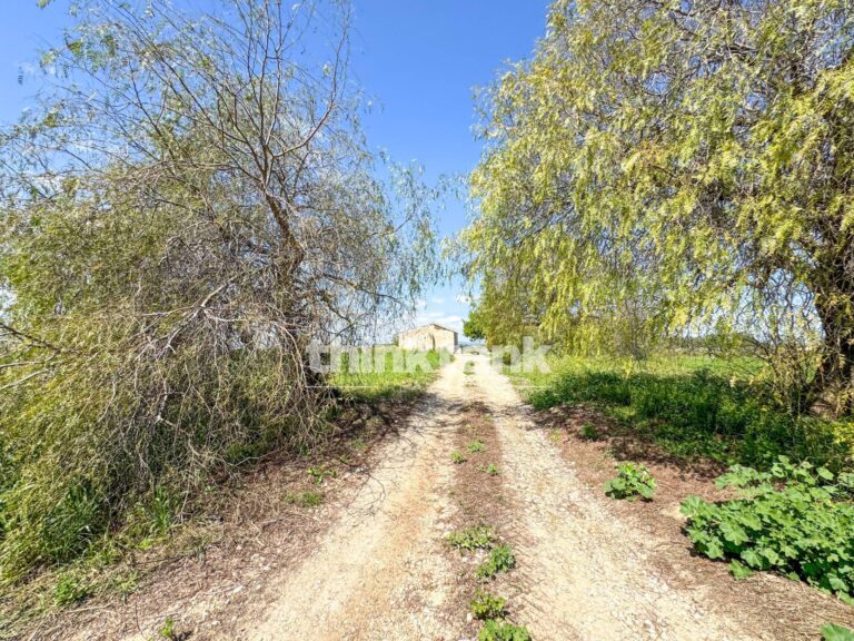 country house for Sale in Noto