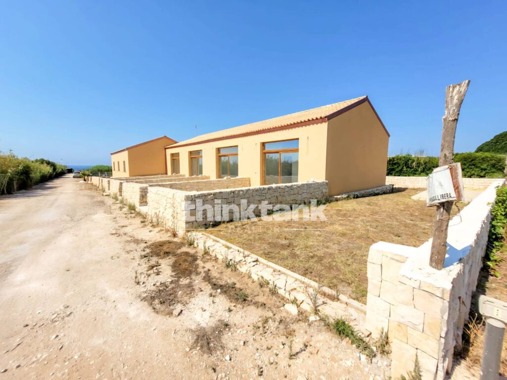 Commercial for Sale in Portopalo di Capo Passero
