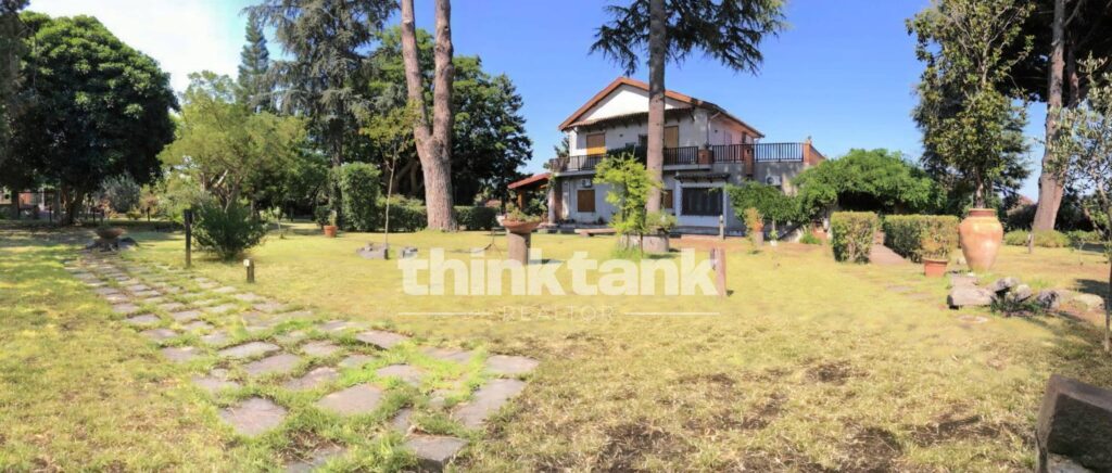 villa for Long Term Rental in Riposto