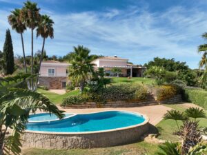 villa for Sale in Moncarapacho