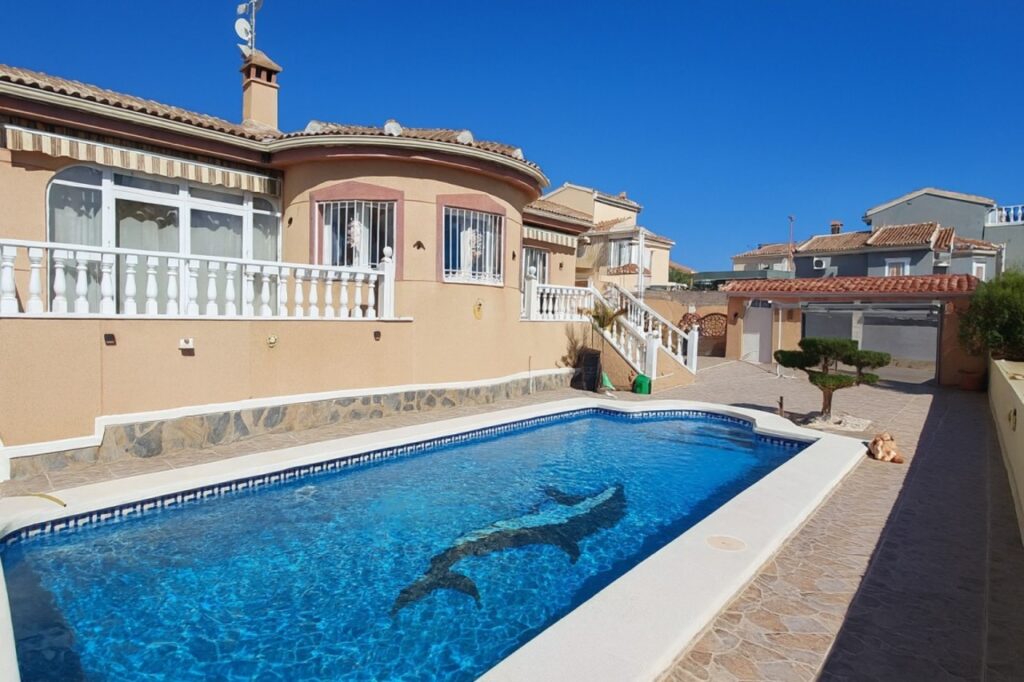 villa for Sale in Benimar