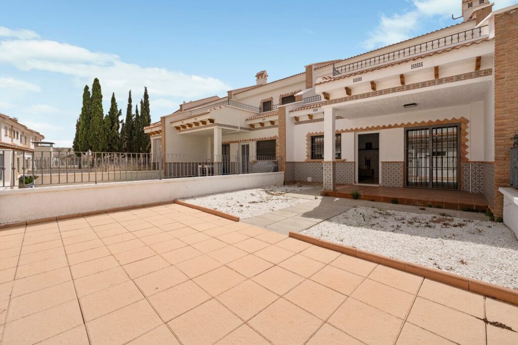 Town House for Sale in San Miguel de Salinas