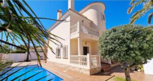 Town House for Sale in Cabo Roig